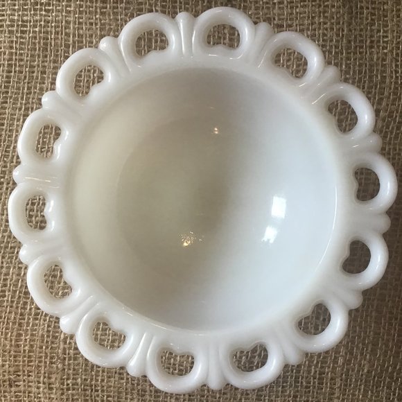 Milk Glass Lace Edge Scalloped Pedestal Bowl VTG - Picture 3 of 5